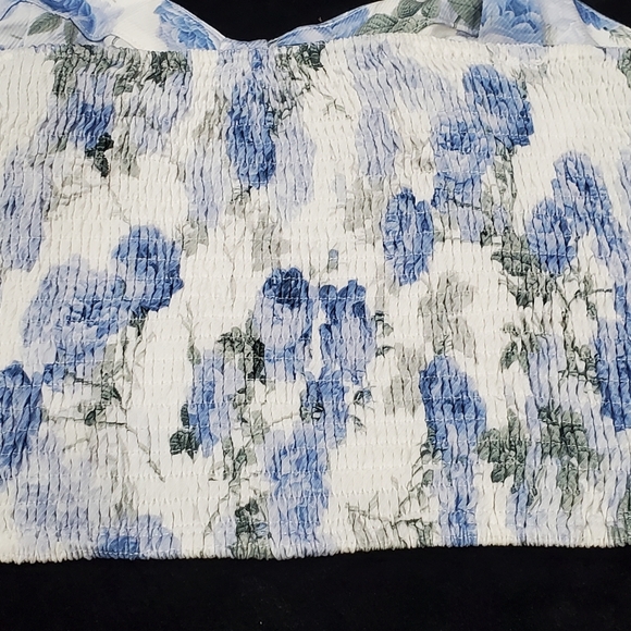 Cider Floral Blue and White Women's Top - Picture 10 of 14